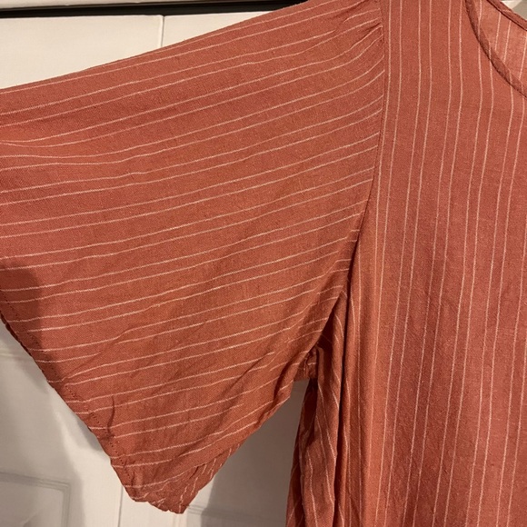 GAP Top - Picture 2 of 4